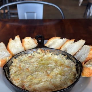 Artichoke n bacon dip