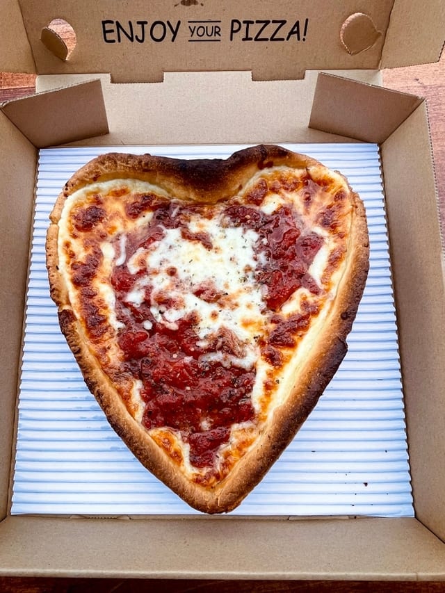 9" HEART PAN PIZZA.