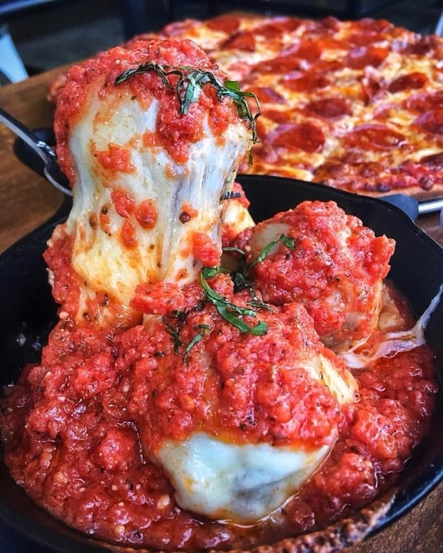 Meatballs & marinara.